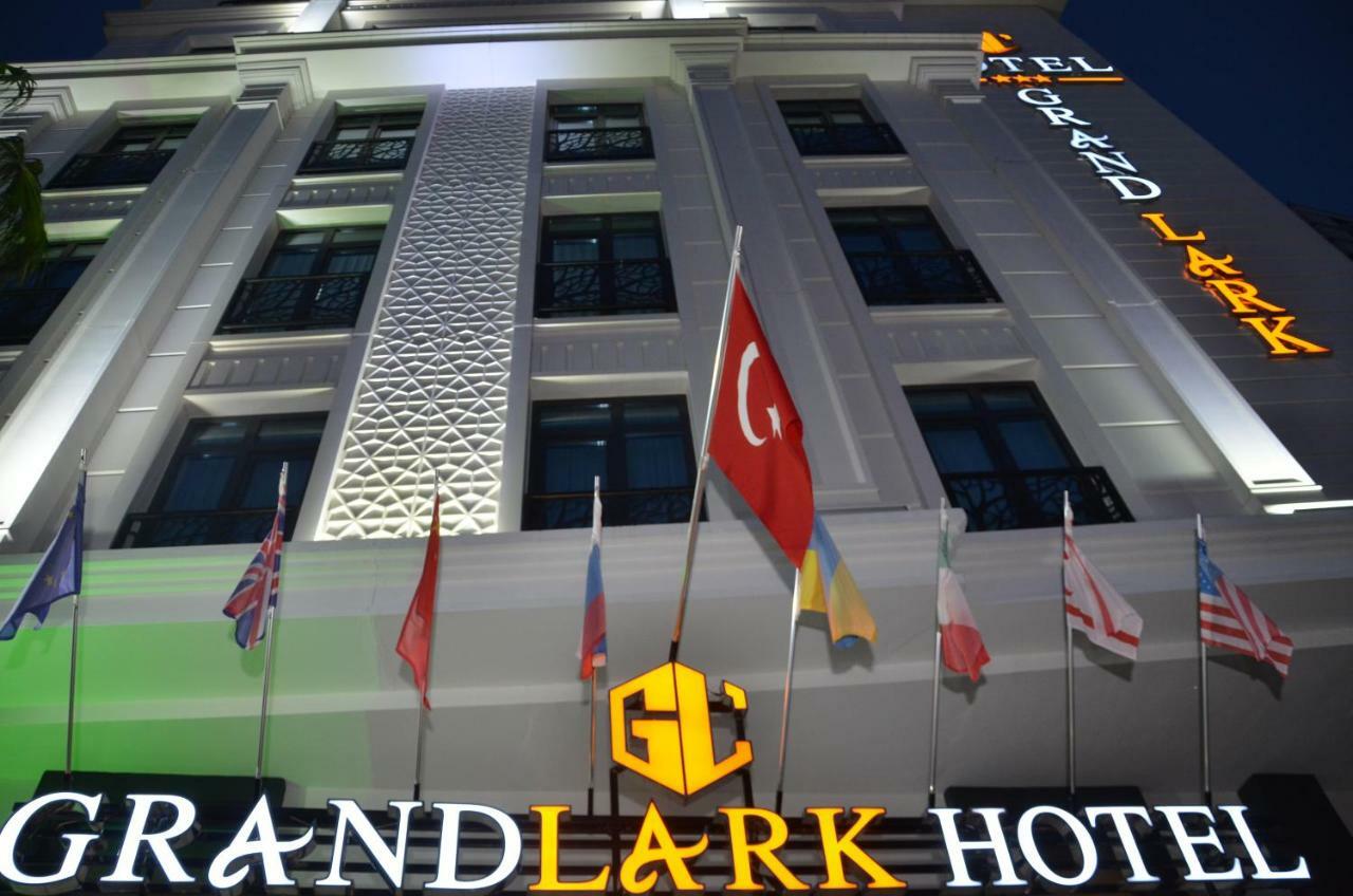 Grand Lark Hotel Adalar Extérieur photo