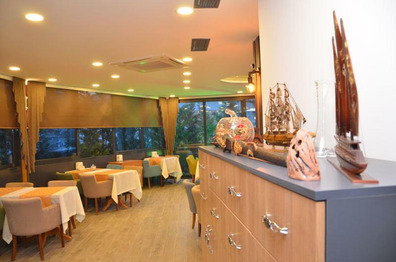 Grand Lark Hotel Adalar Extérieur photo