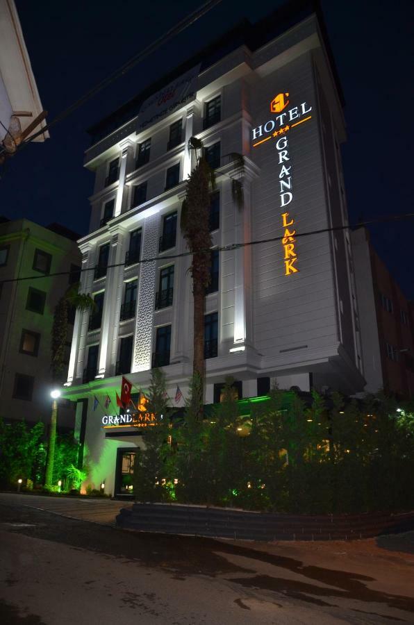 Grand Lark Hotel Adalar Extérieur photo