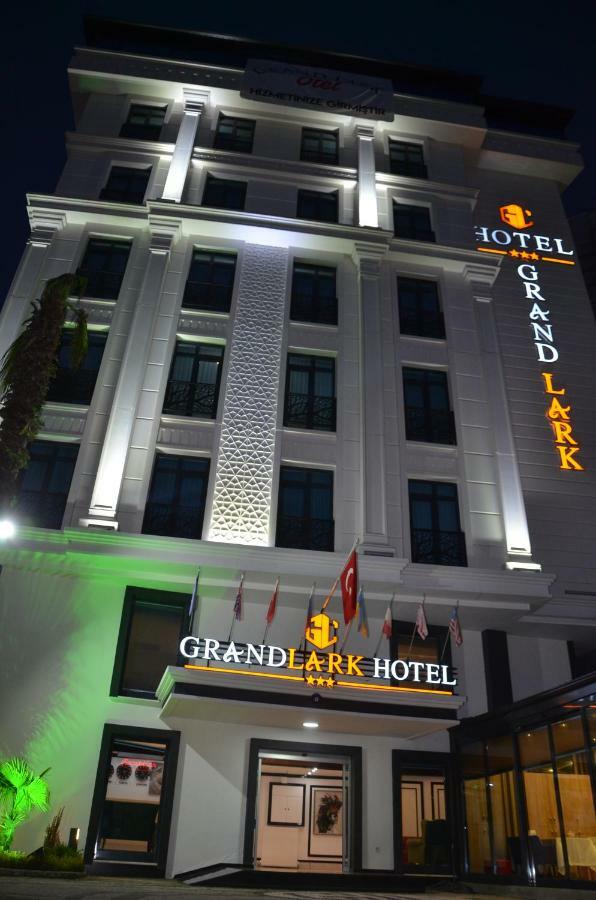 Grand Lark Hotel Adalar Extérieur photo