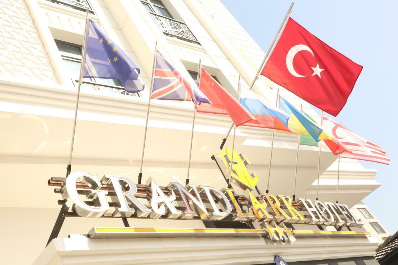Grand Lark Hotel Adalar Extérieur photo