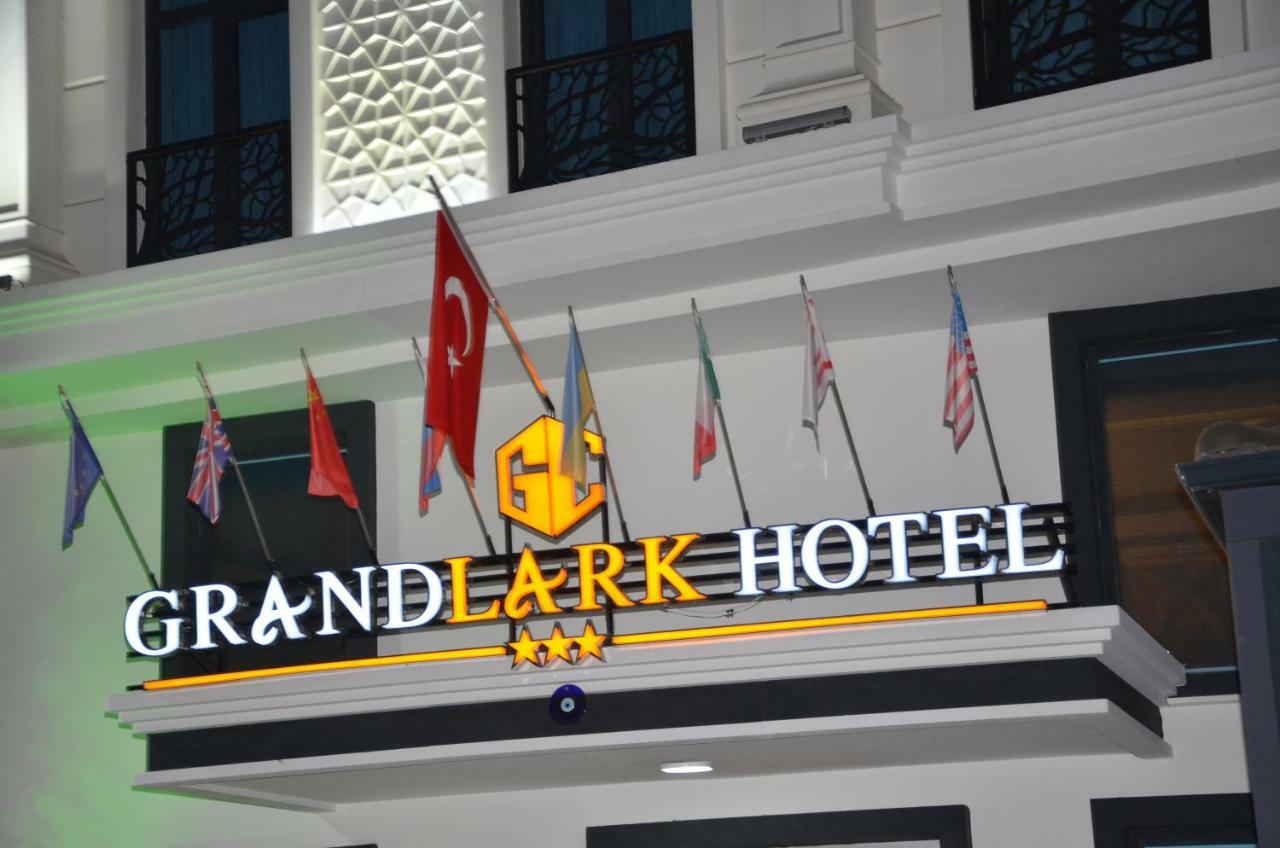 Grand Lark Hotel Adalar Extérieur photo
